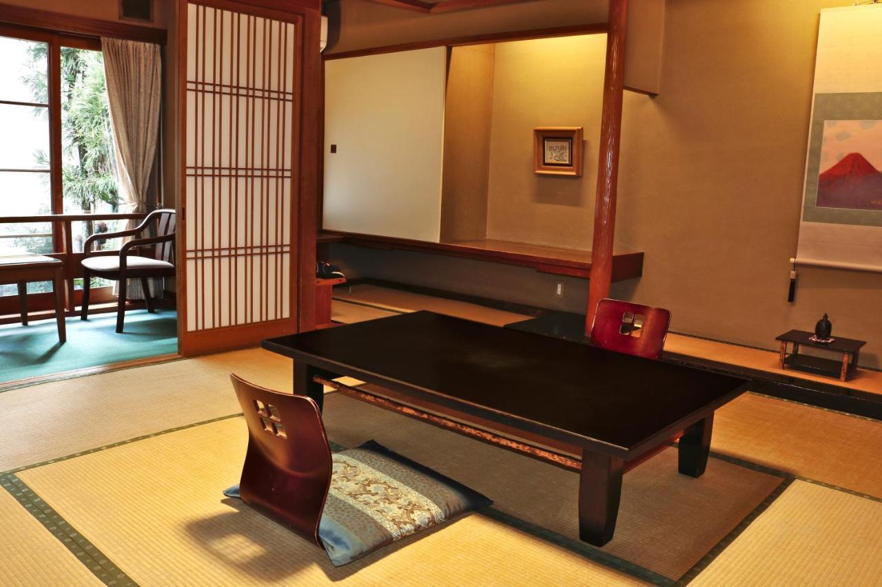 Tsutaya Ryokan Тойоока Екстер'єр фото