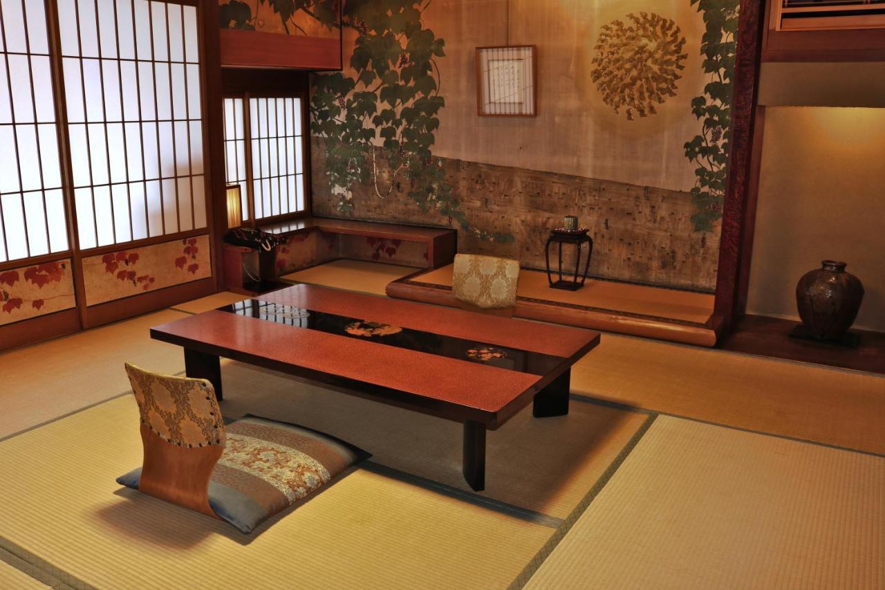 Tsutaya Ryokan Тойоока Екстер'єр фото