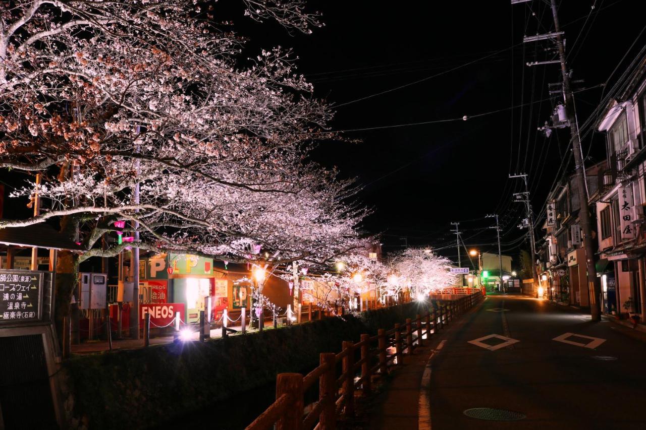 Tsutaya Ryokan Тойоока Екстер'єр фото