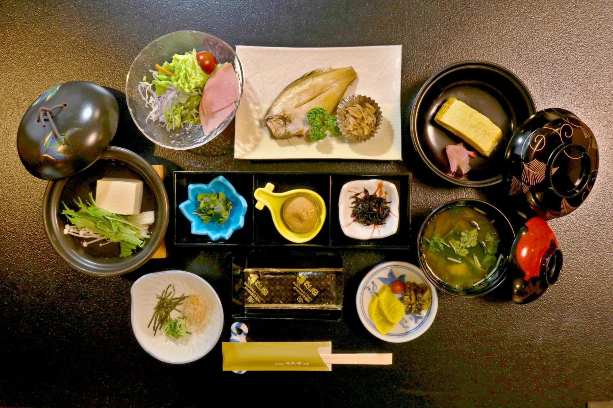 Tsutaya Ryokan Тойоока Екстер'єр фото