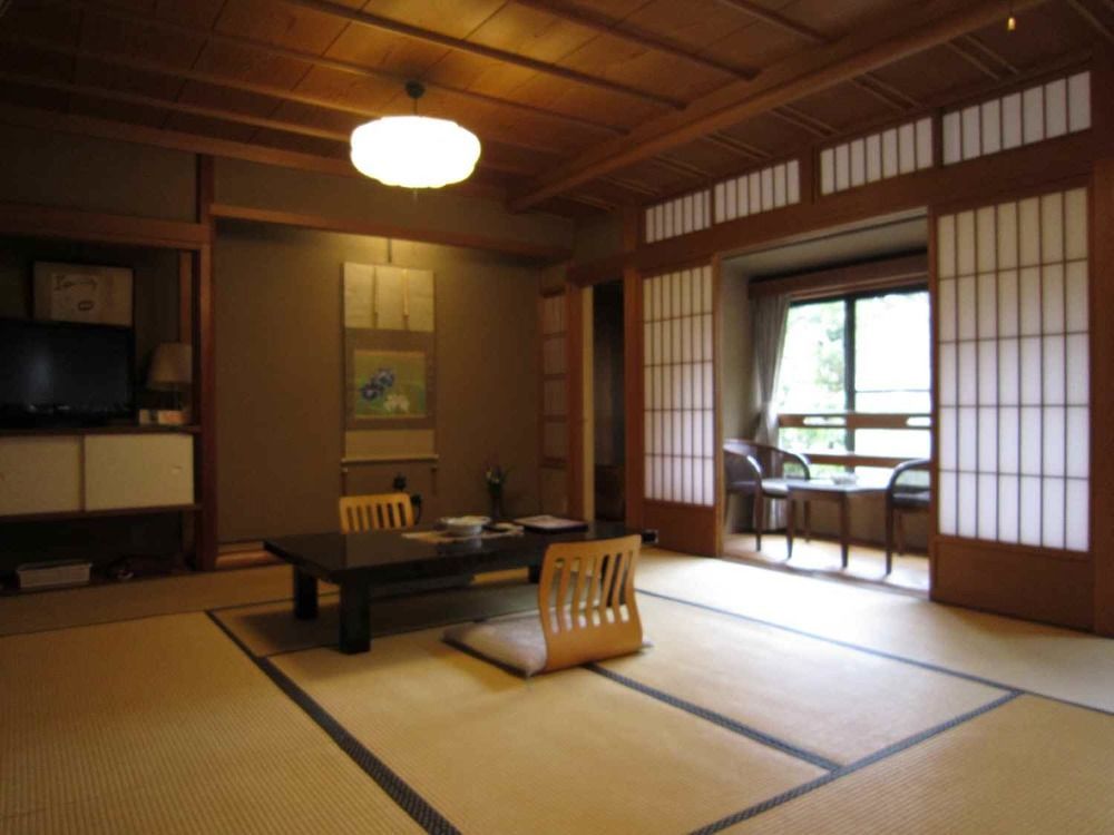 Tsutaya Ryokan Тойоока Екстер'єр фото