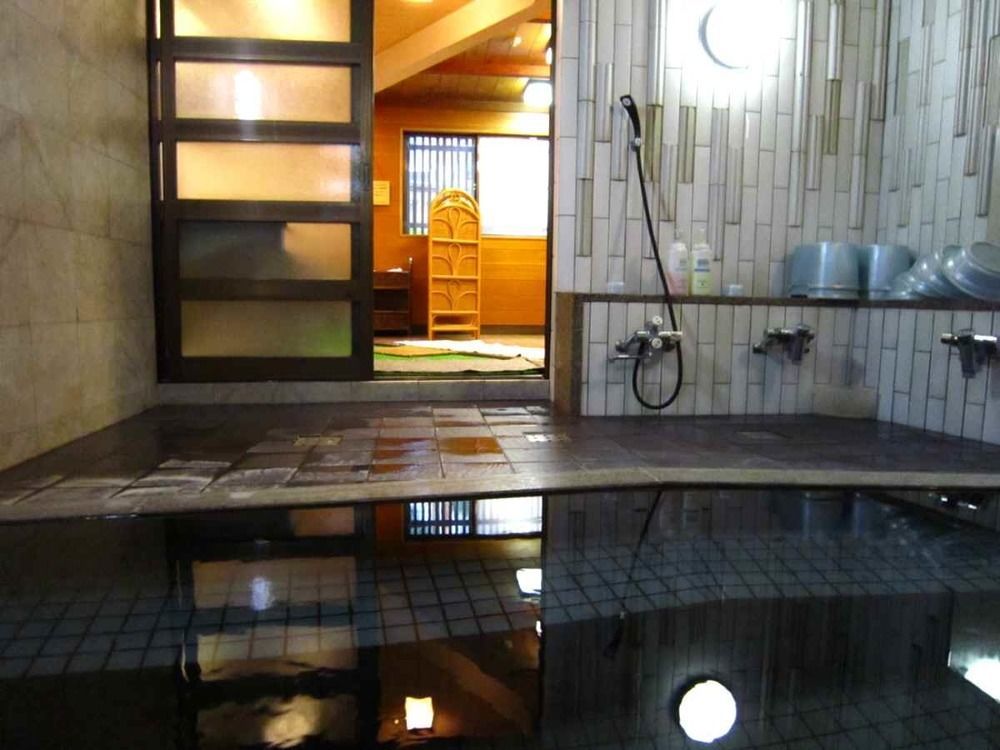 Tsutaya Ryokan Тойоока Екстер'єр фото